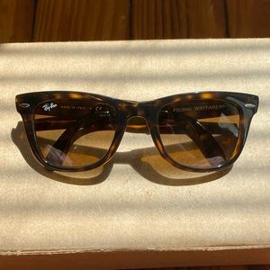 Ray-Ban Folding Wayfarer Classic RB4105